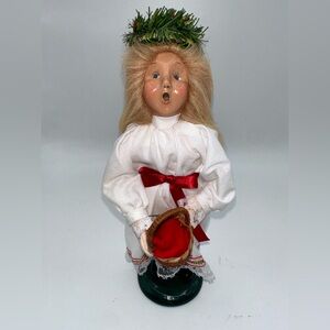 Byers' Choice 1996 St. Lucia Girl W Wreath Crown Holding Basket- EUC